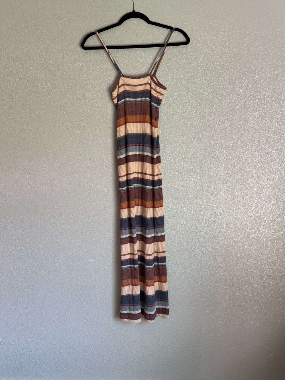 Maxi Sleeveless Thin Straps Dress - Picture 2 of 4
